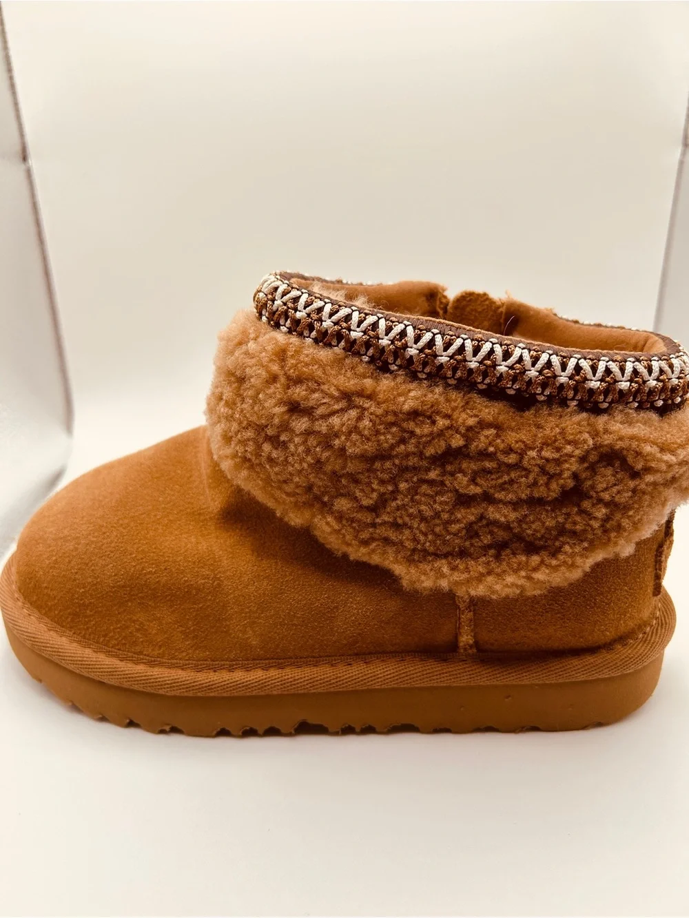 UGG Kids classic ultra Mini-Maxi curly boot Chestnut Suede Shearling Lined Boots